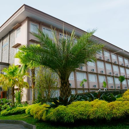Mexolie Hotel Kebumen Exterior foto