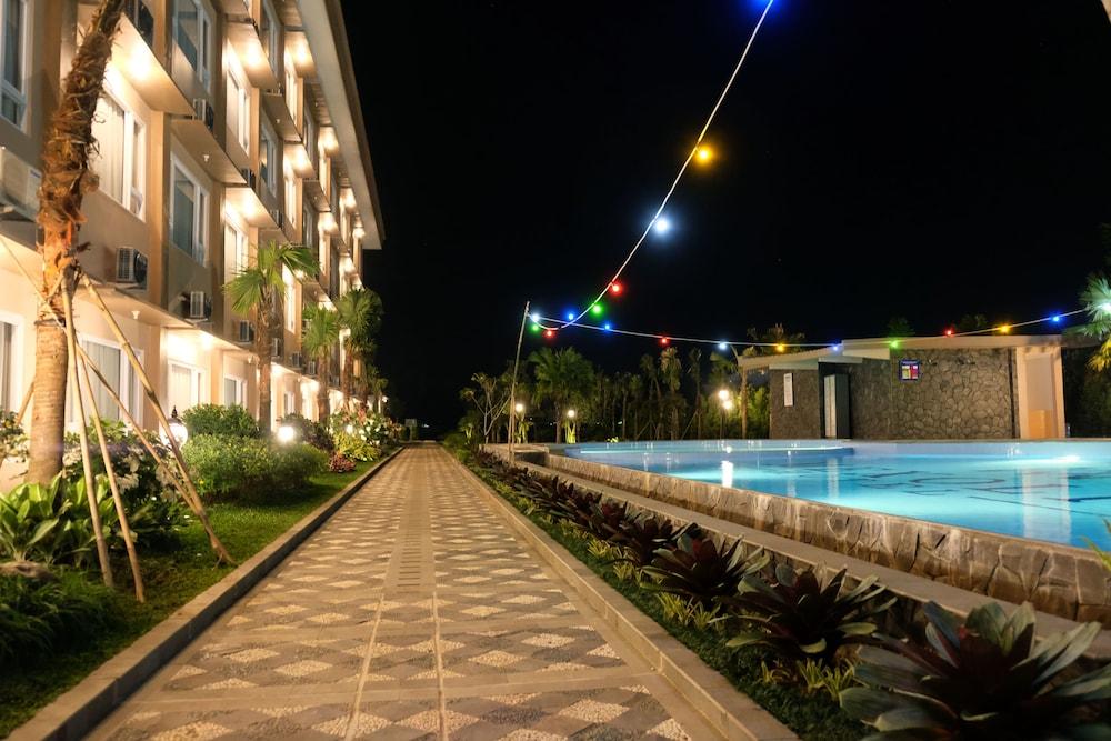 Mexolie Hotel Kebumen Exterior foto