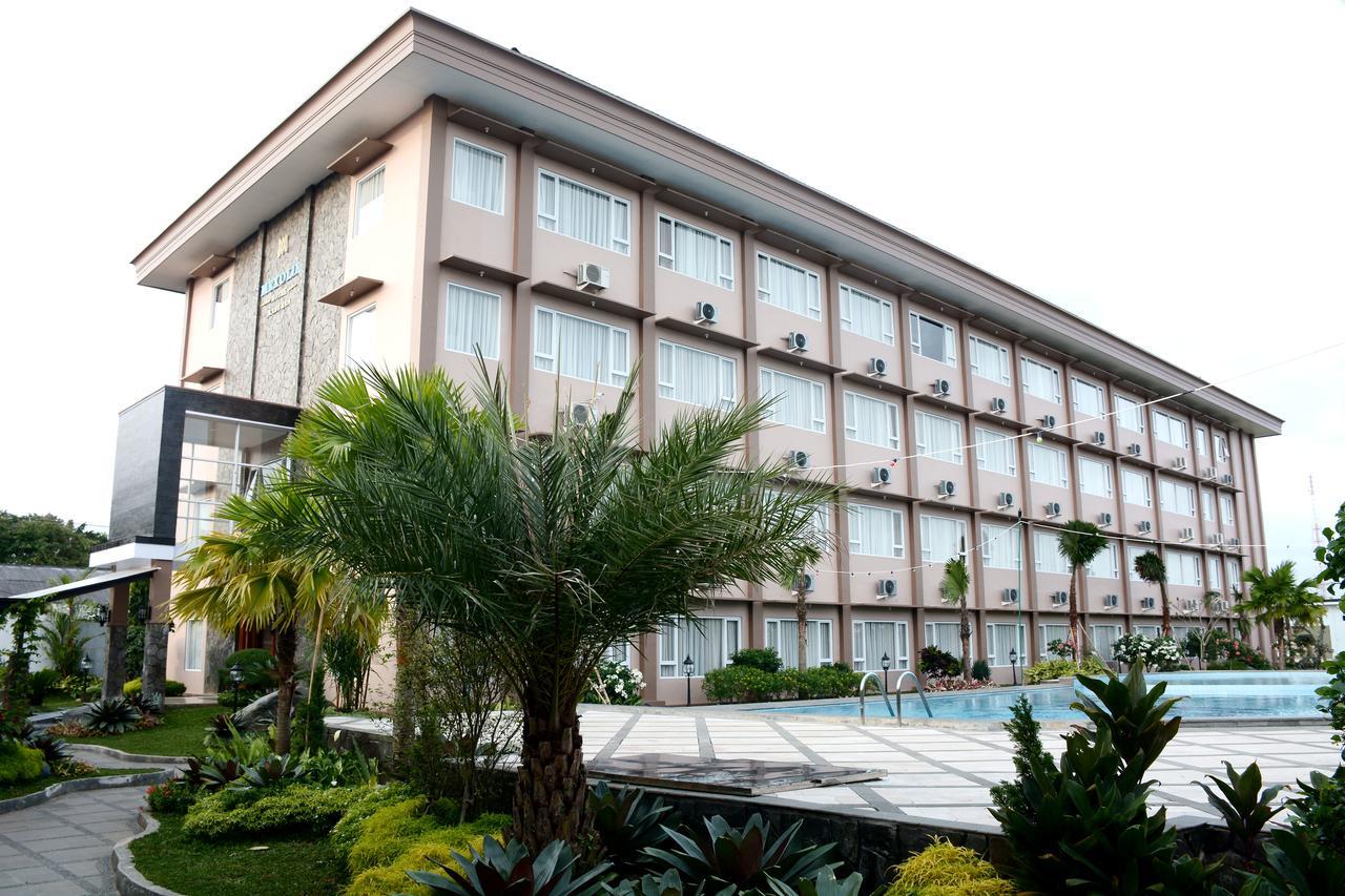 Mexolie Hotel Kebumen Exterior foto