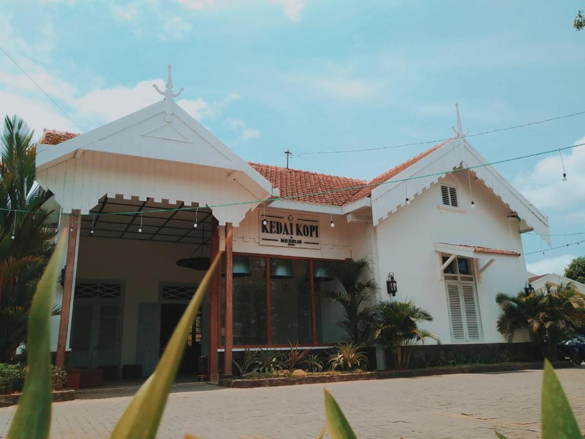 Mexolie Hotel Kebumen Exterior foto